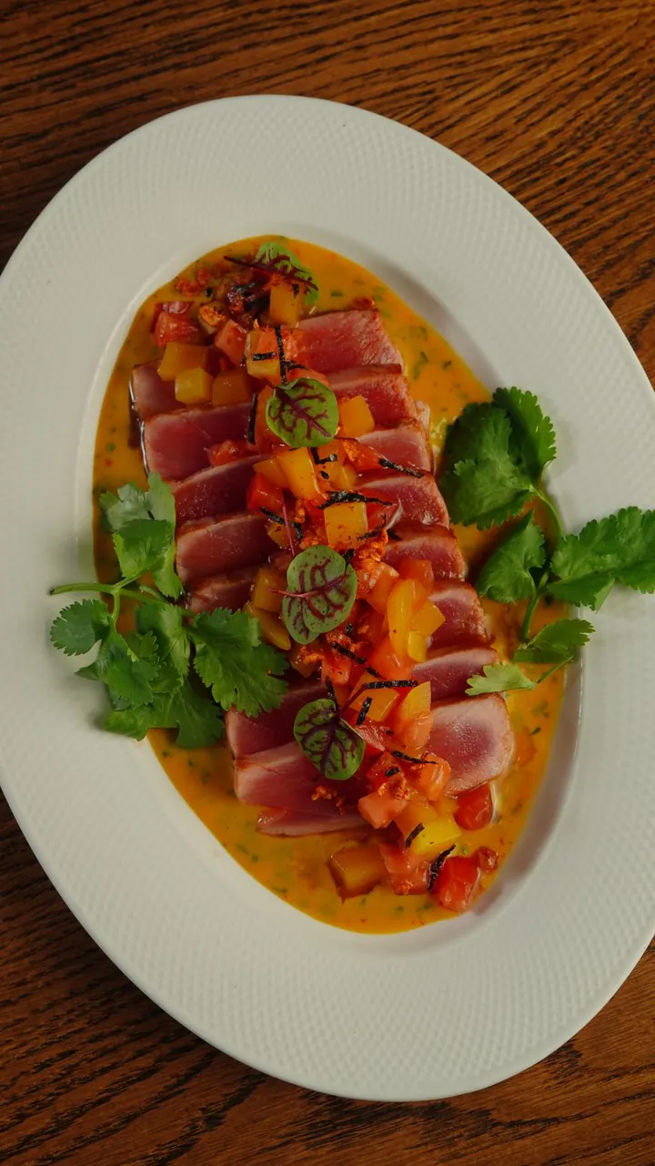 Atún en tataki con salsa de mango, Brasa & Humo, San José