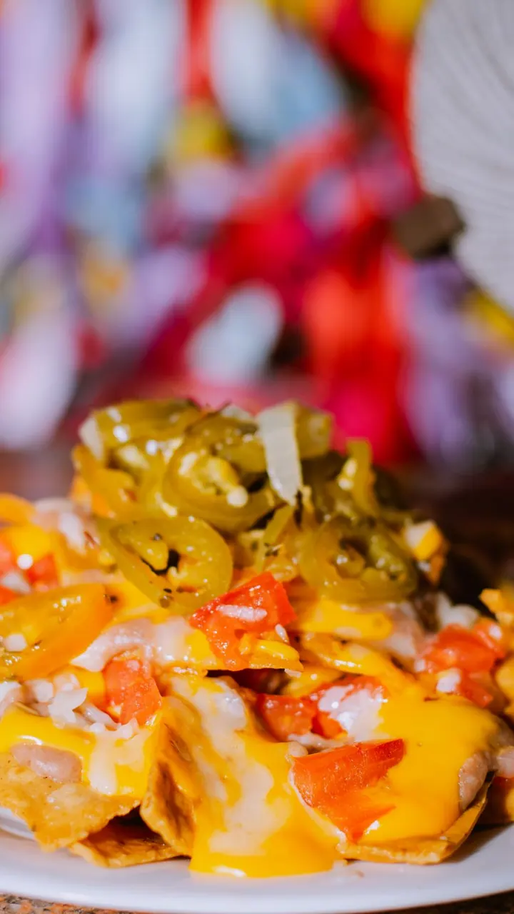 Nachos con queso y jalapeños, Brasa & Humo, San José