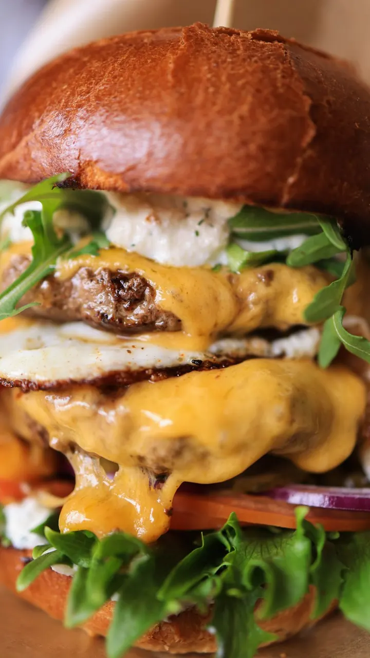 Hamburguesa de cerdo desmenuzado, Brasa & Humo, San José